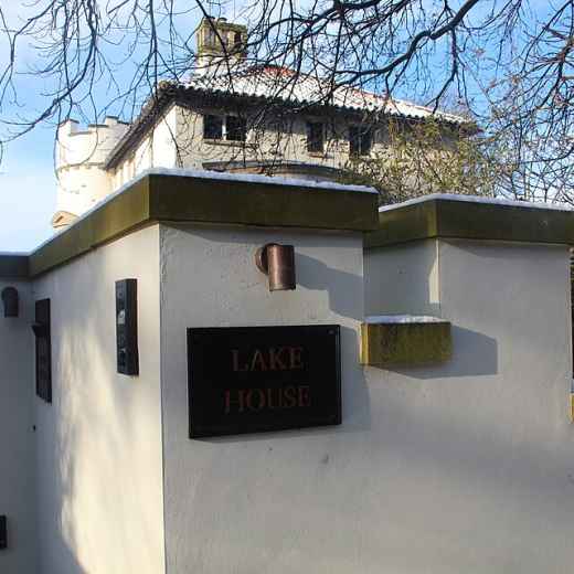 Lakefront Family House